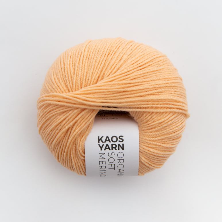 Kuvassa on KAOS YARN Organic Soft Merino -lanka värissä Sparkling.