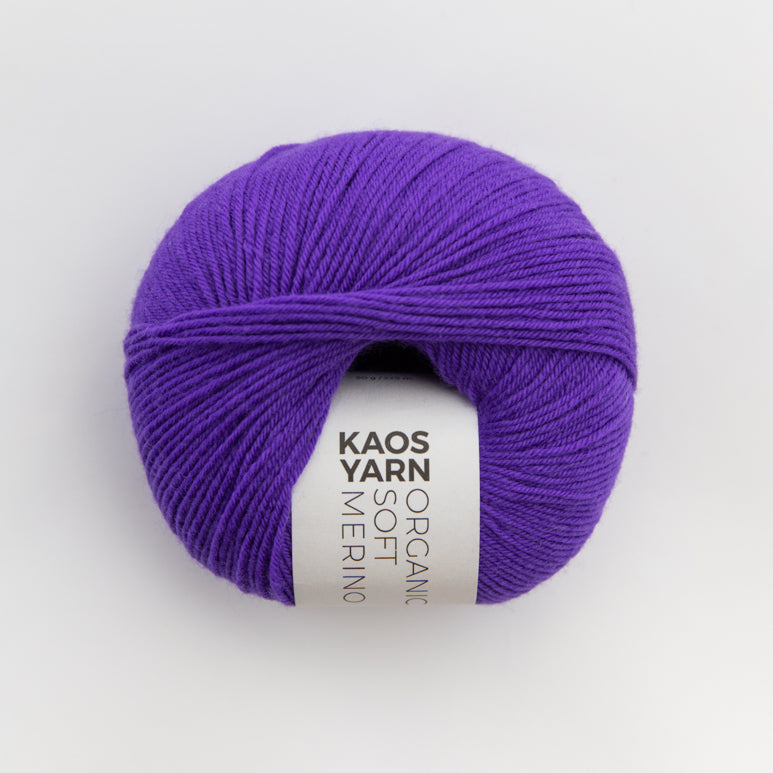 Kuvassa on KAOS YARN Organic Soft Merino -lanka värissä Divine.