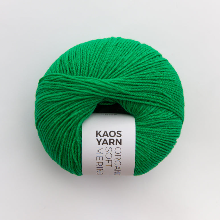 Kuvassa on KAOS YARN Organic Soft Merino -lanka värissä Zealous.