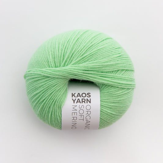 Kuvassa on KAOS YARN Organic Soft Merino -lanka värissä Vivacious.