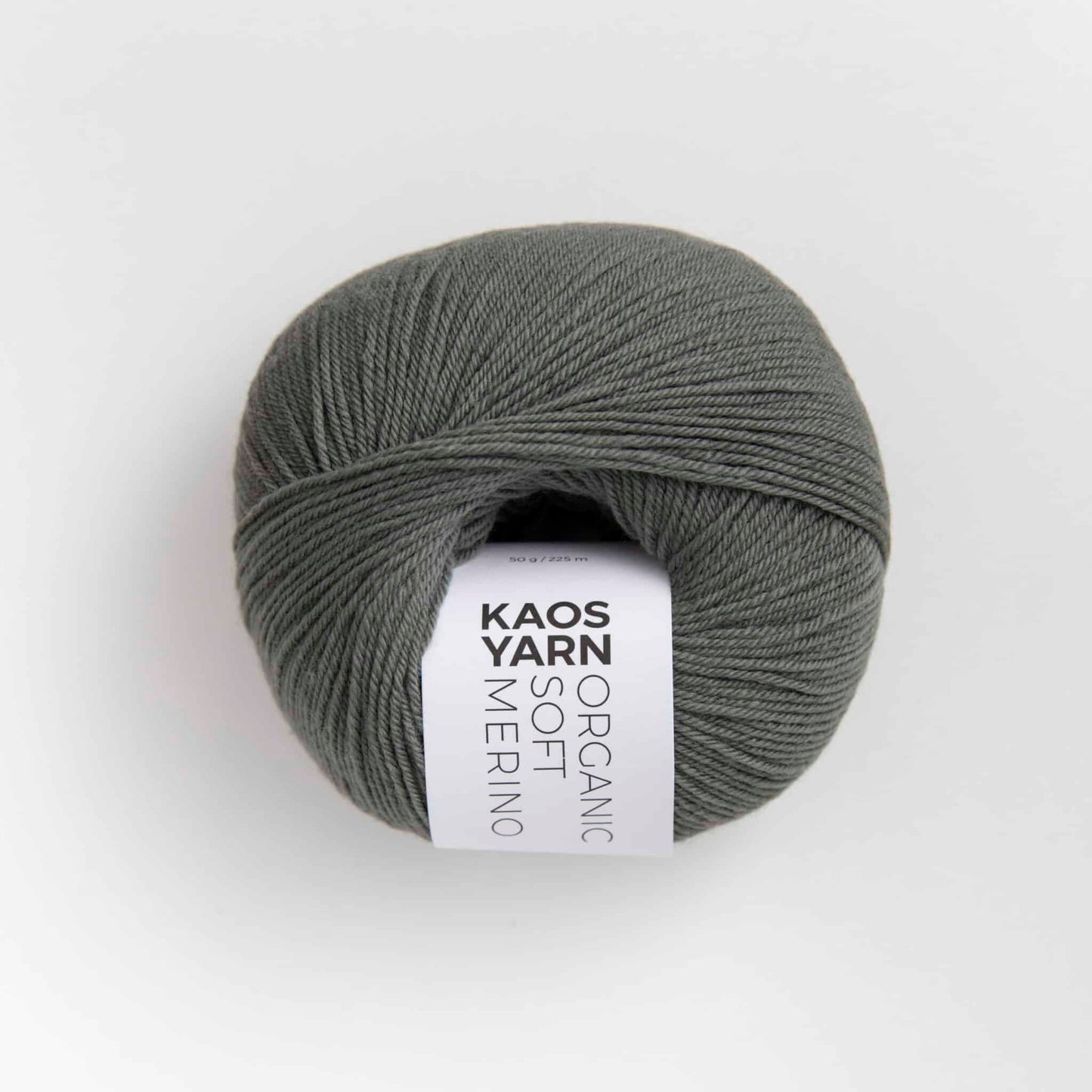 Kuvassa on KAOS YARN Organic Soft Merino -lanka värissä Magnetic.