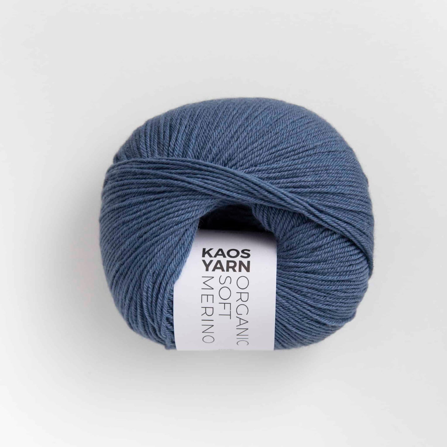 Kuvassa on KAOS YARN Organic Soft Merino -lanka värissä Sincere.