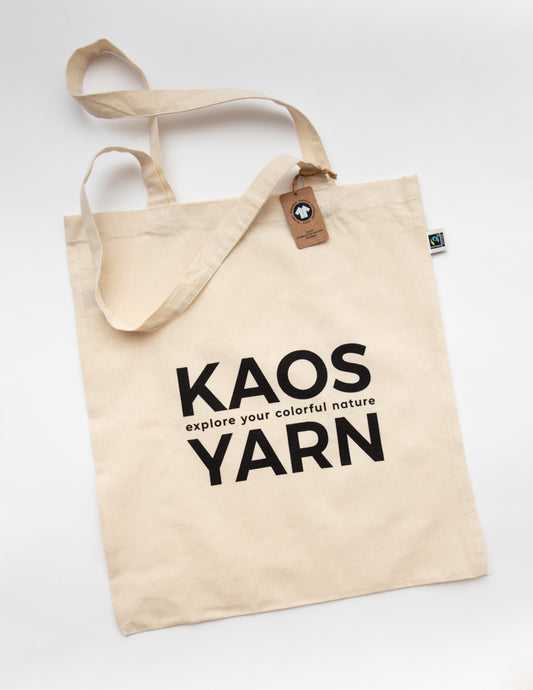 Kuvassa on KAOS YARN -tote bag (kangaskassi).