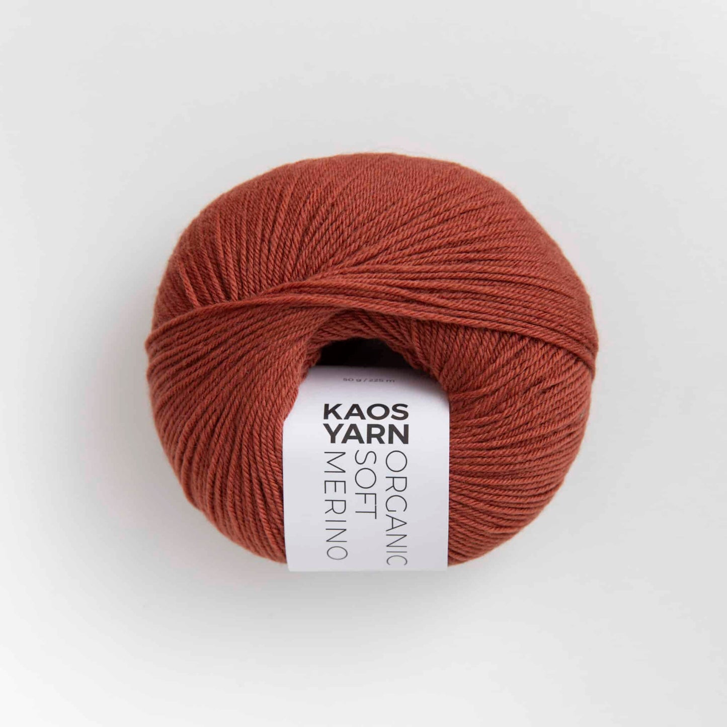 Kuvassa on KAOS YARN Organic Soft Merino -lanka värissä Gracious.