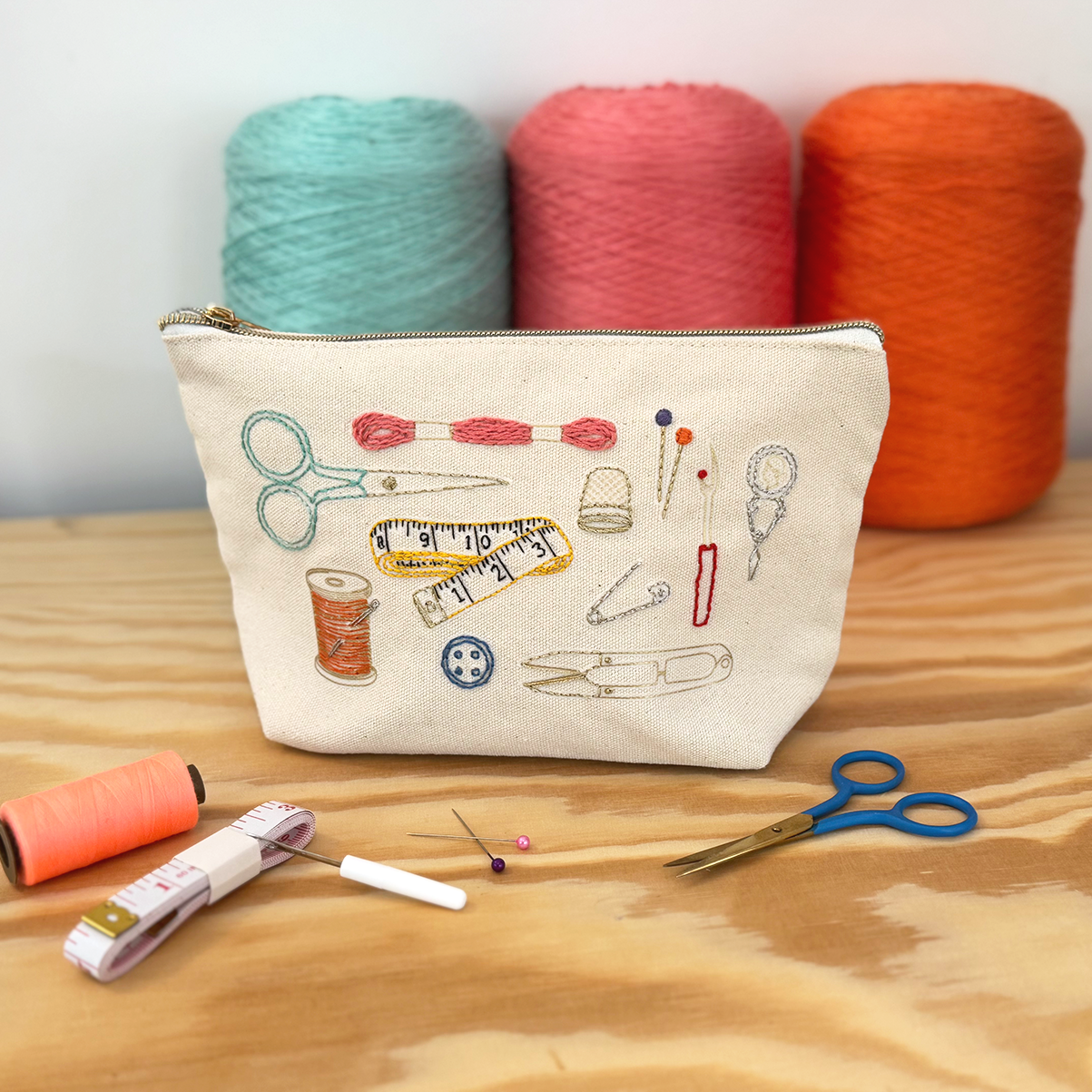Chasing Threads DIY projektipussi ja kirjontalangat