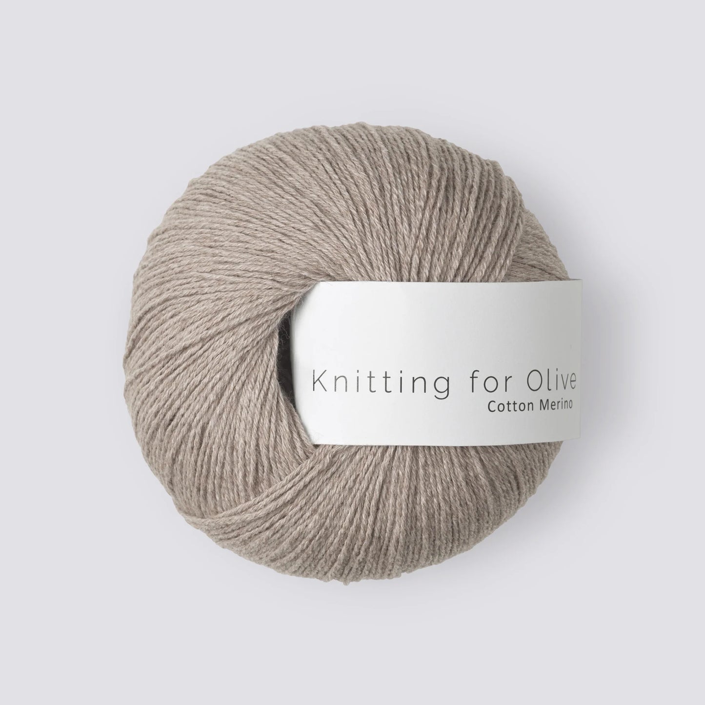 Kuvassa on Knitting for Olive Cotton Merino -lanka värissä Oatmeal.