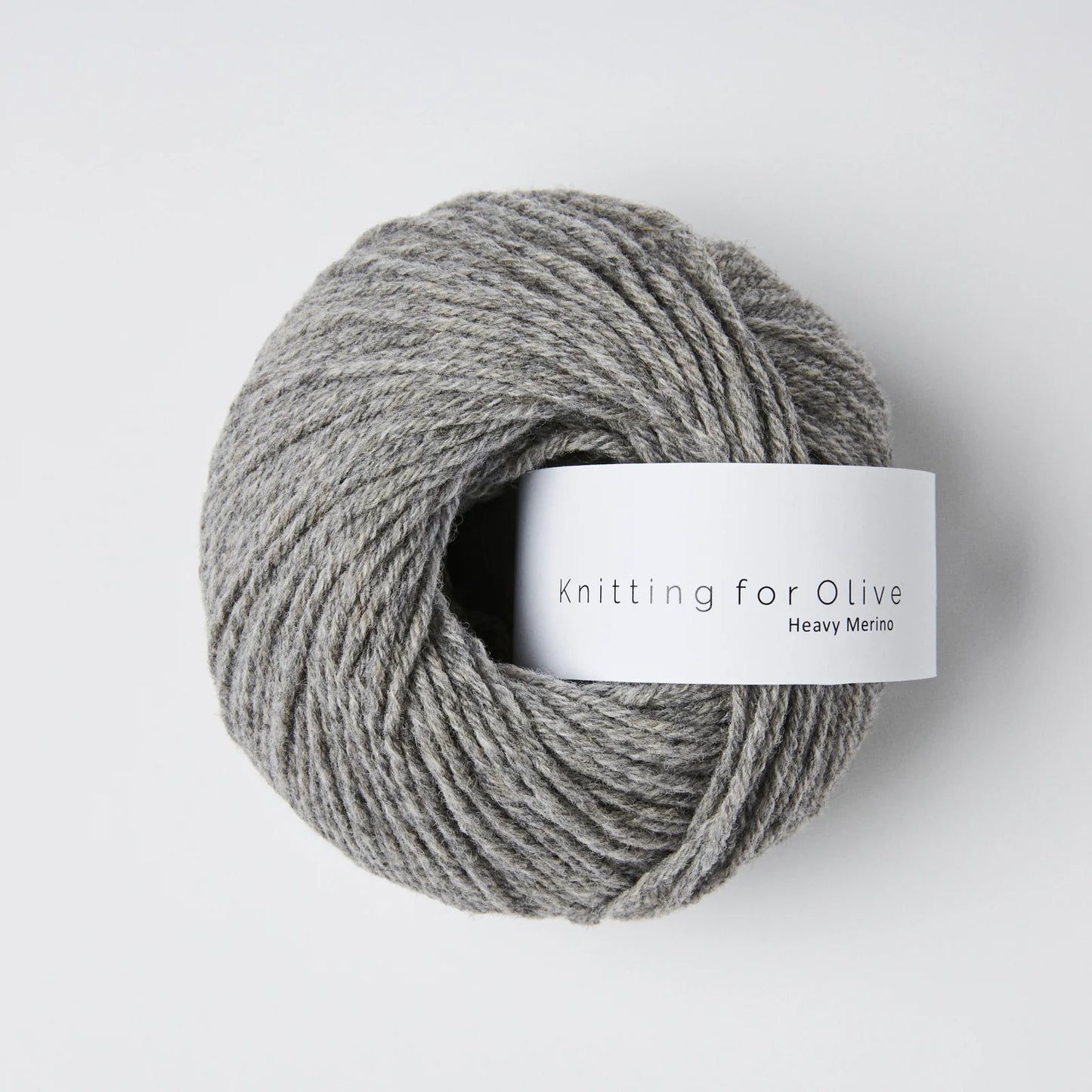 Kuvassa on Knitting for Olive Heavy Merino -lanka (yarn) värissä Rainy Day.
