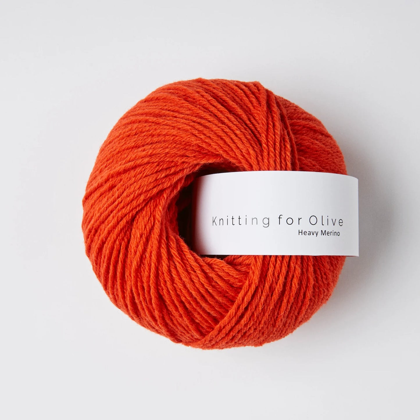 Kuvassa on Knitting for Olive Heavy Merino -lanka värissä Blood Orange.