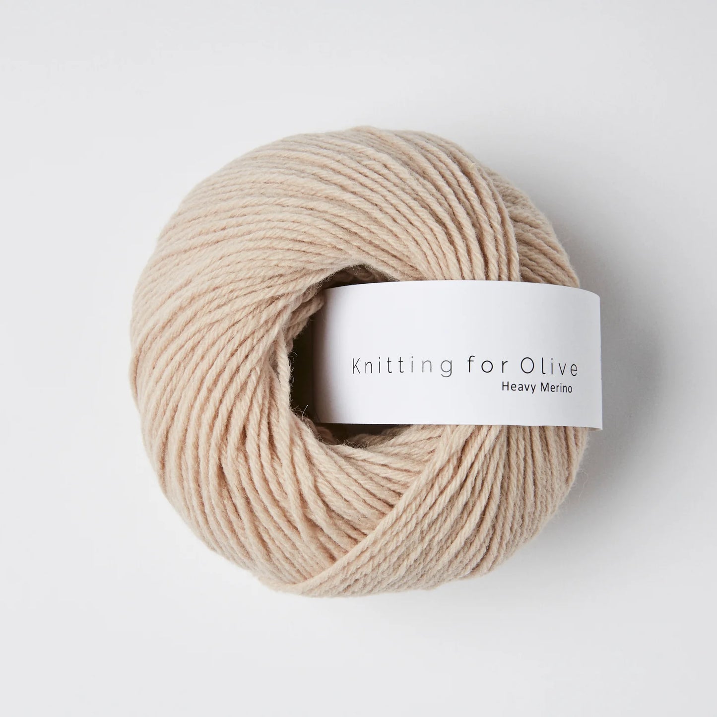 Kuvassa on Knitting for Olive Heavy Merino -lanka värissä Powder.