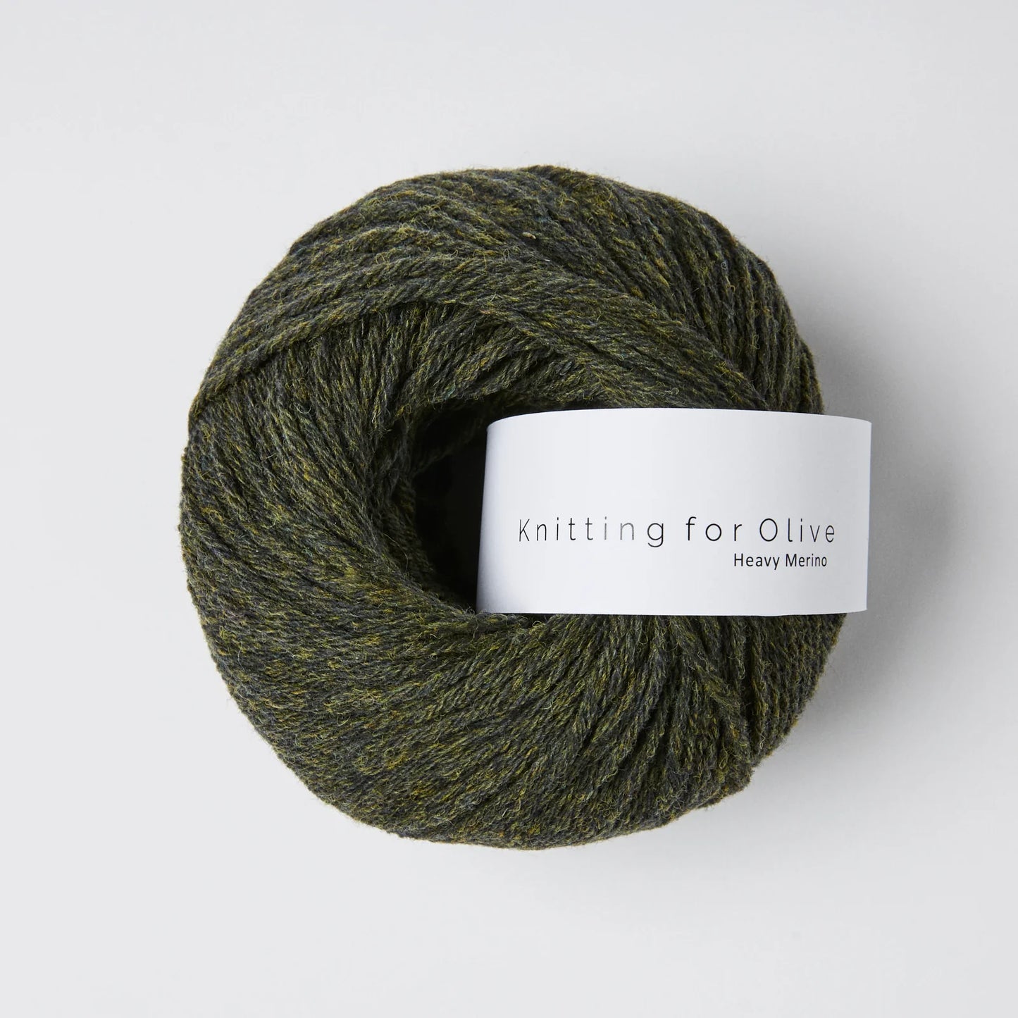 Kuvassa on Knitting for Olive Heavy Merino -lanka värissä Slate Green.