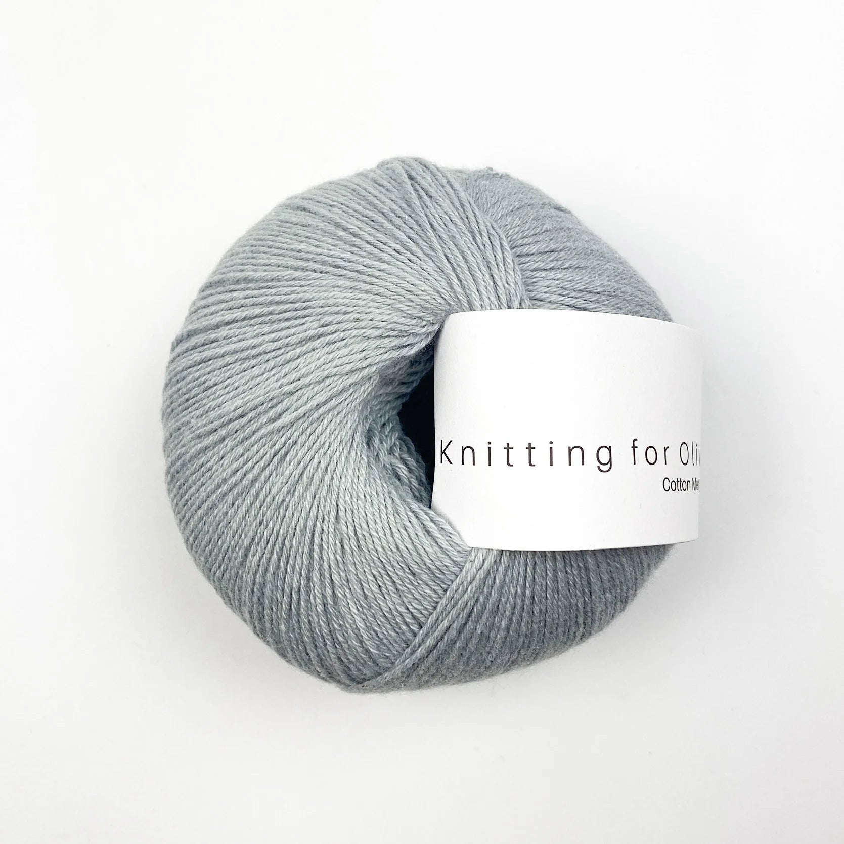 Kuvassa on Knitting for Olive Cotton Merino -lanka värissä Soft Blue.