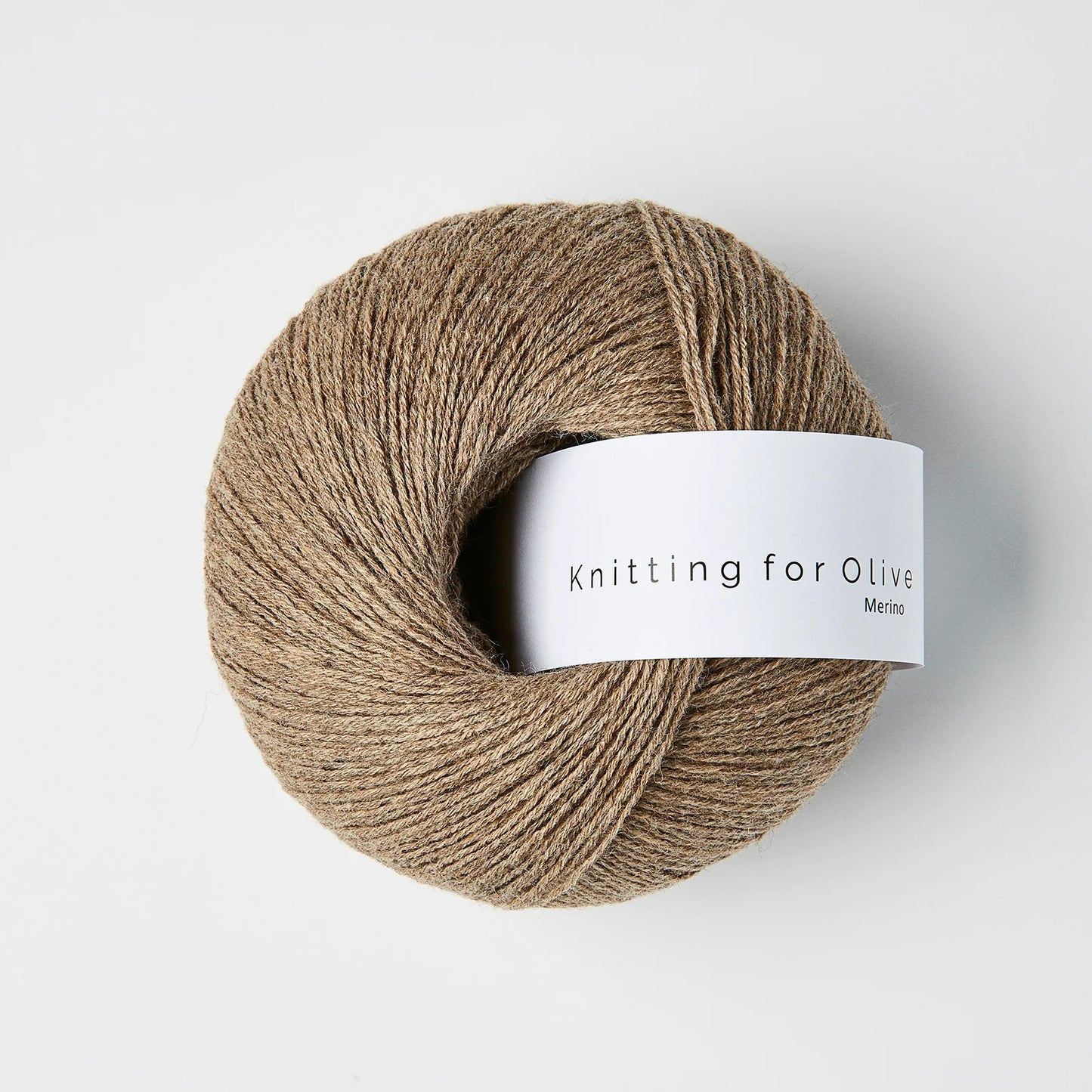 Kuvassa on Knitting for Olive Merino -lanka (yarn) värissä Cardamom.