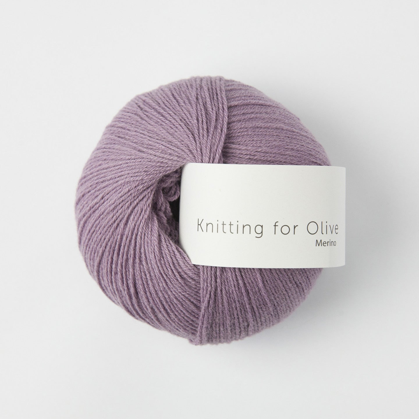 Kuvassa on Knitting for Olive Merino -lanka värissä Artichoke Purple.