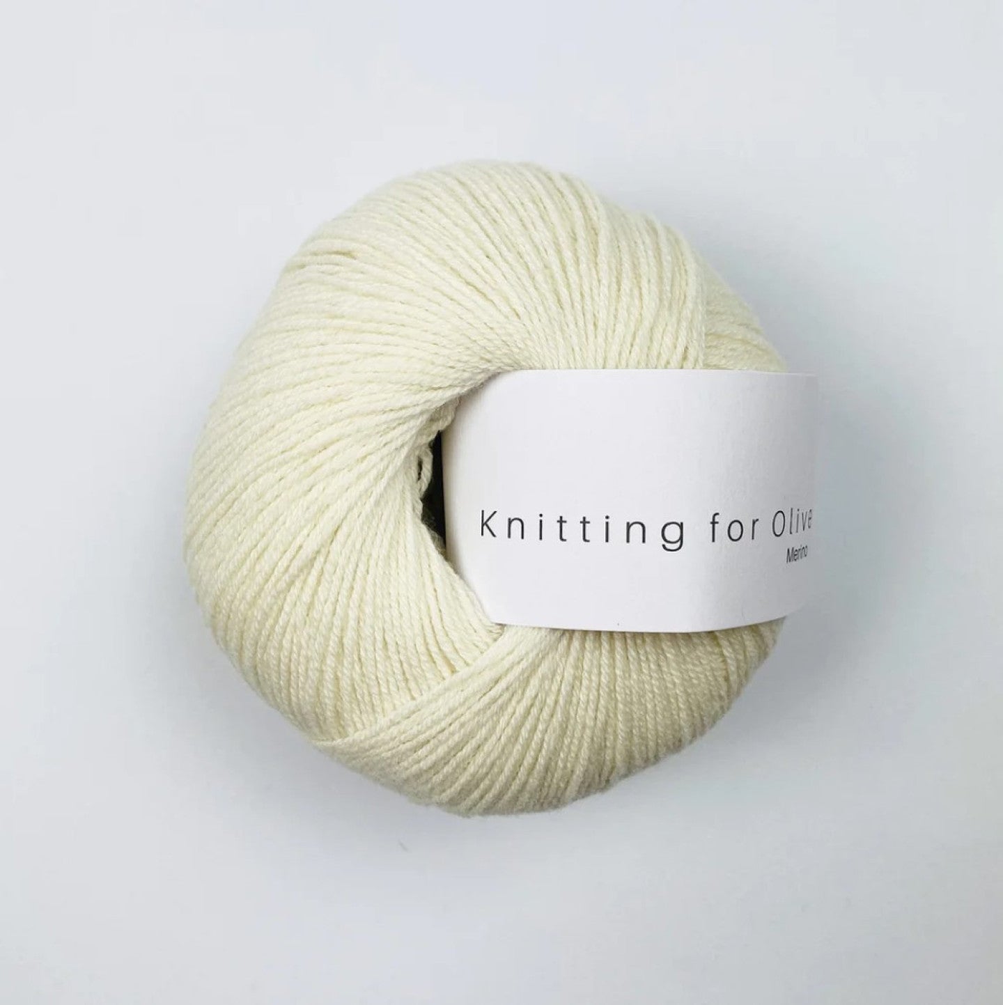 Kuvassa on Knitting for Olive Merino -lanka värissä Elder Flower.