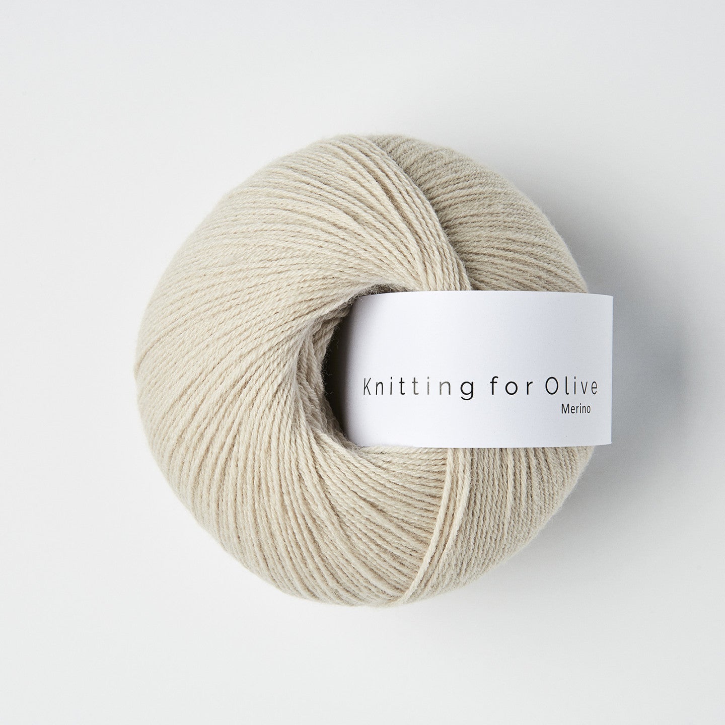 Kuvassa on Knitting for Olive Merino -lanka värissä Marzipan.