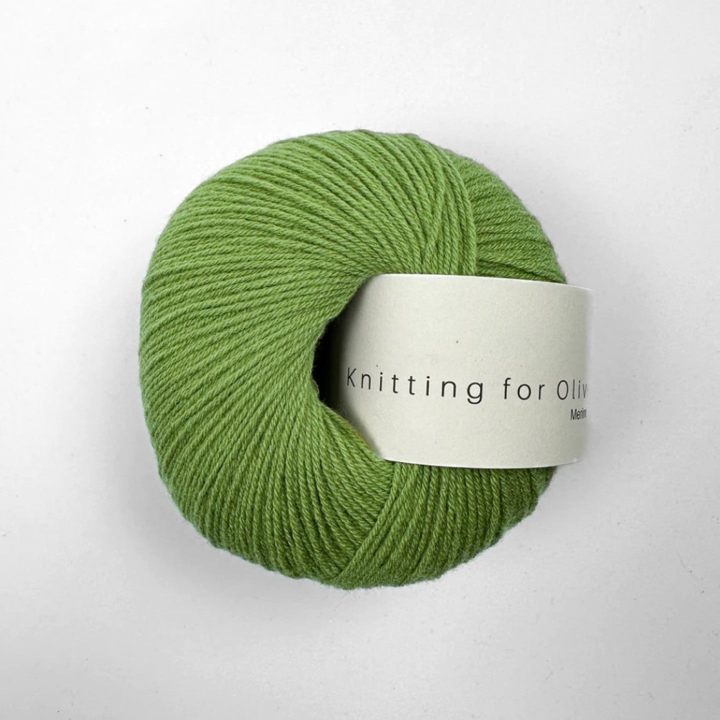 Kuvassa on Knitting for Olive Merino -lanka värissä Pea Shoots.