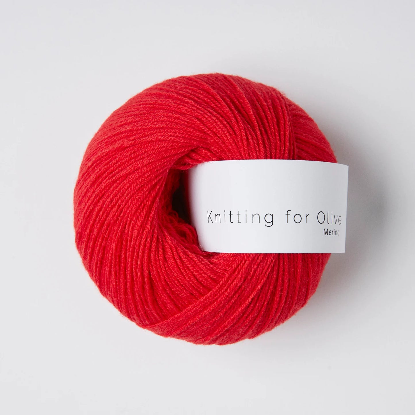 Kuvassa on Knitting for Olive Merino -lanka värissä Red Currant.