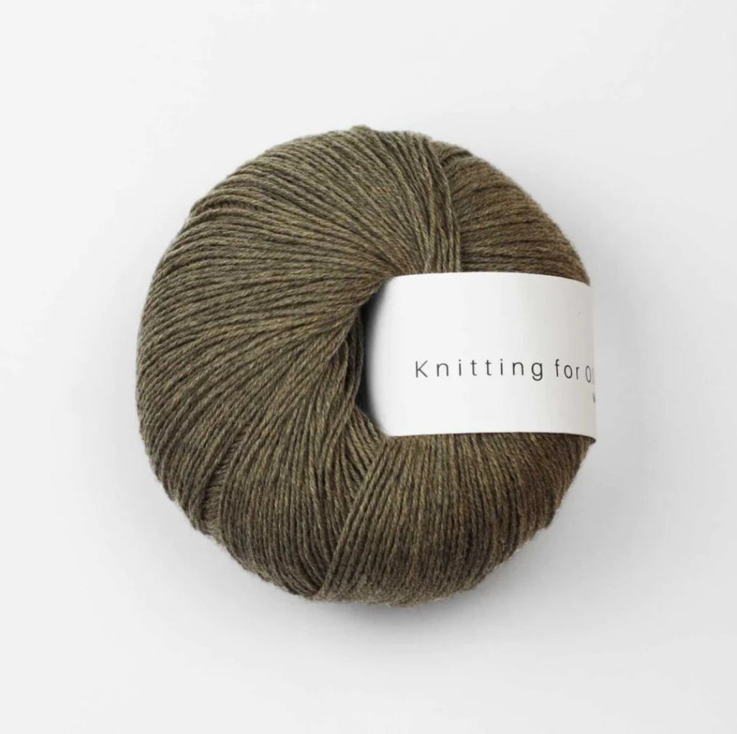 Kuvassa on Knitting for Olive Merino -lanka värissä Soil.