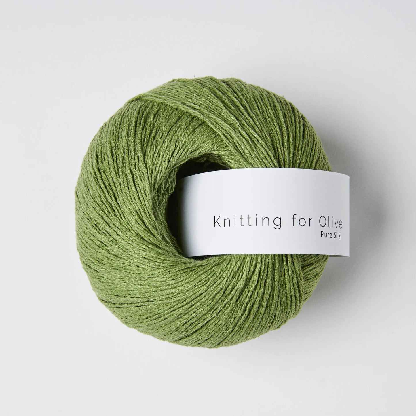 Kuvassa on Knitting for Olive Pure Silk -lanka värissä Pea Shoots.