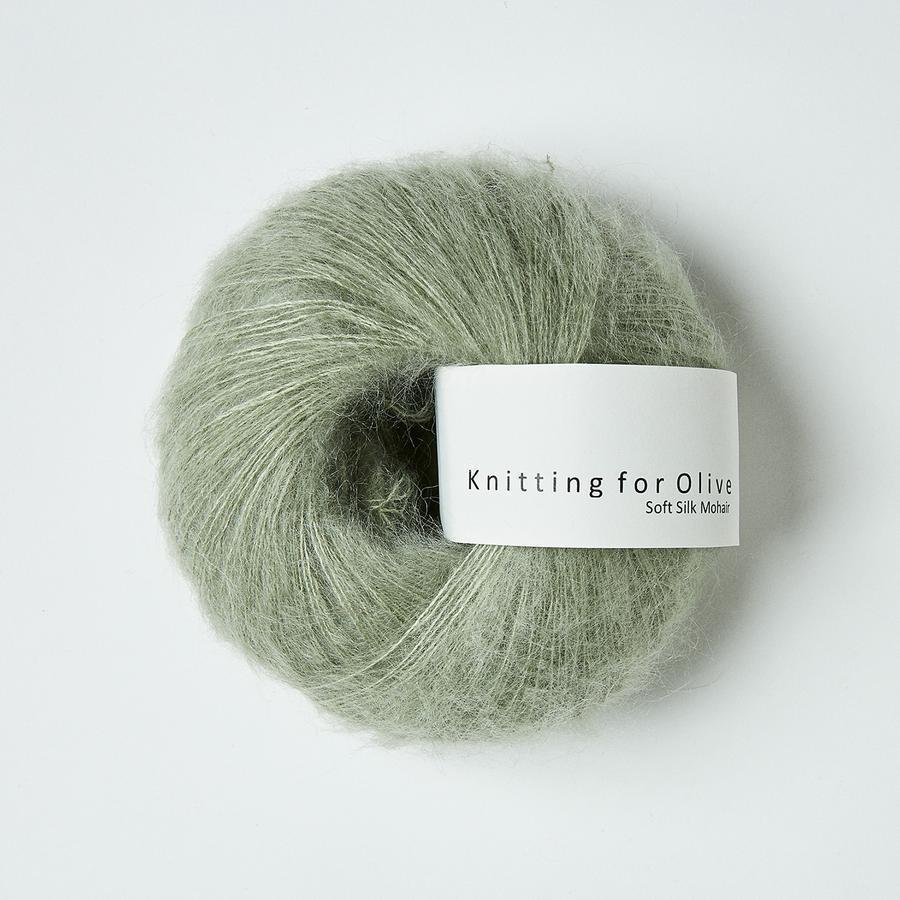 Kuvassa on Knitting for Olive Soft Silk Mohair -lanka (yarn) värissä Dusty Artichoke.