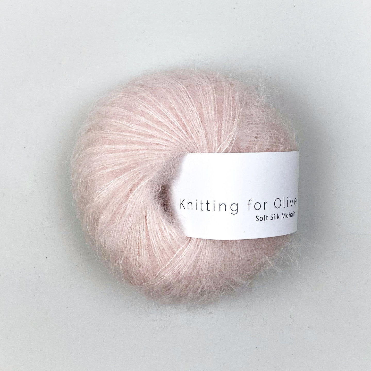 Kuvassa on Knitting for Olive Soft Silk Mohair -lanka (yarn) värissä Ballerina.