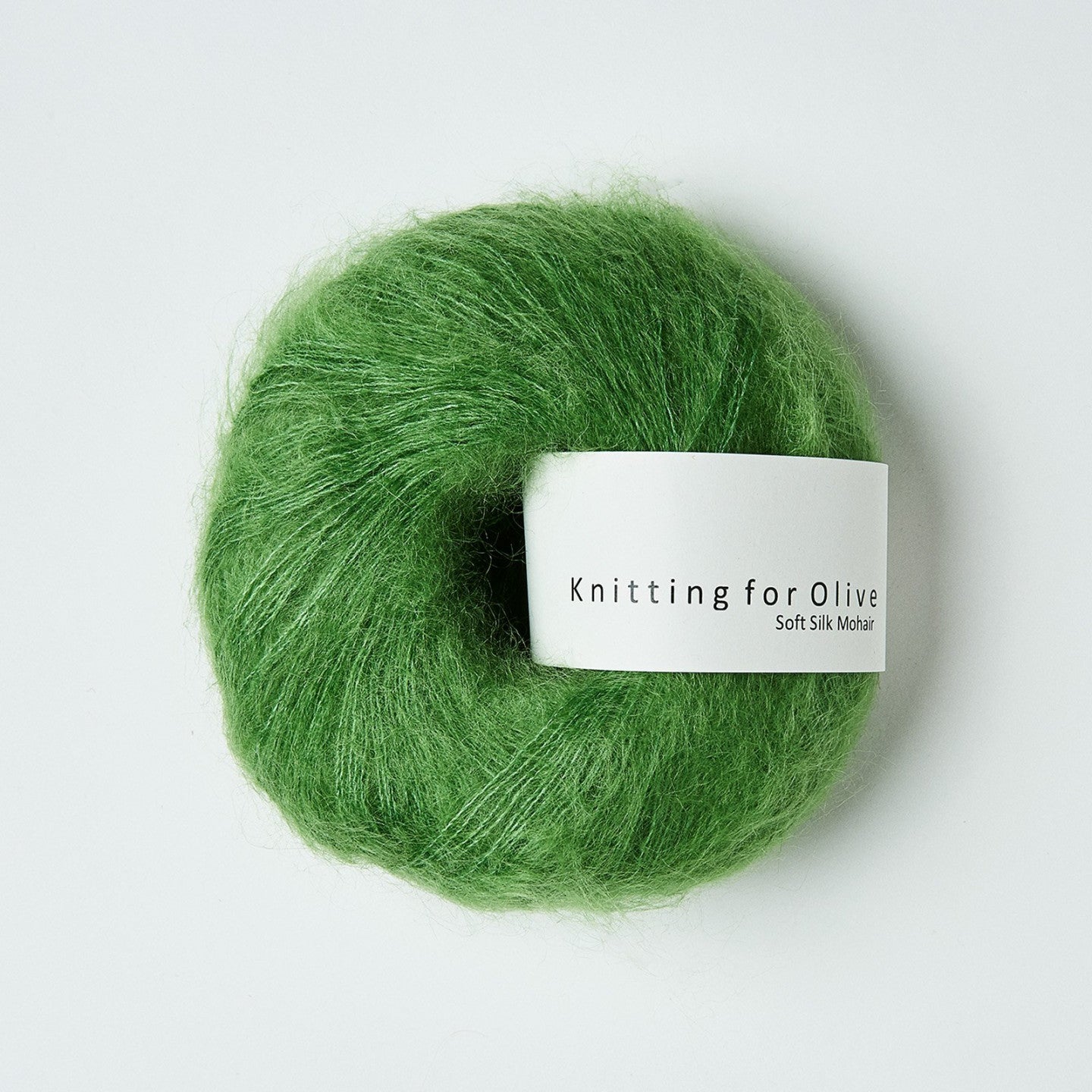 Kuvassa on Knitting for Olive Soft Silk Mohair -lanka (yarn) värissä Clover Green.