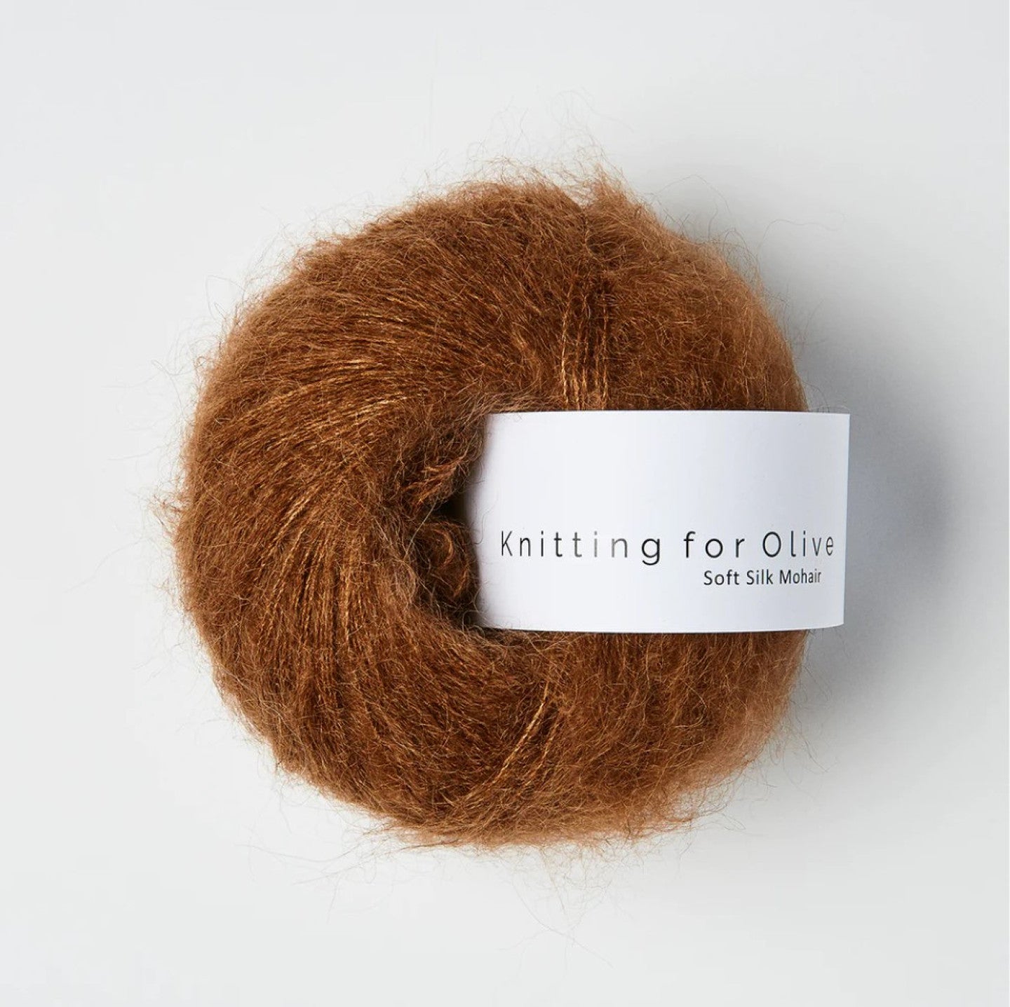 Kuvassa on Knitting for Olive Soft Silk Mohair -lanka (yarn) värissä Dark Cognac.