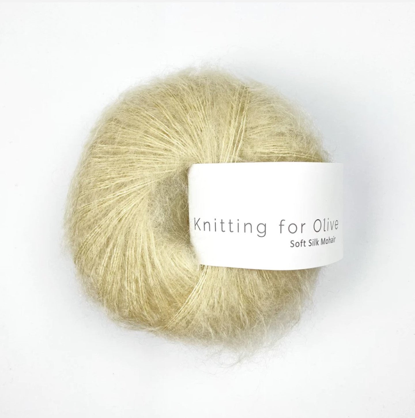 Kuvassa on Knitting for Olive Soft Silk Mohair -lanka (yarn) värissä Dusty Banana.