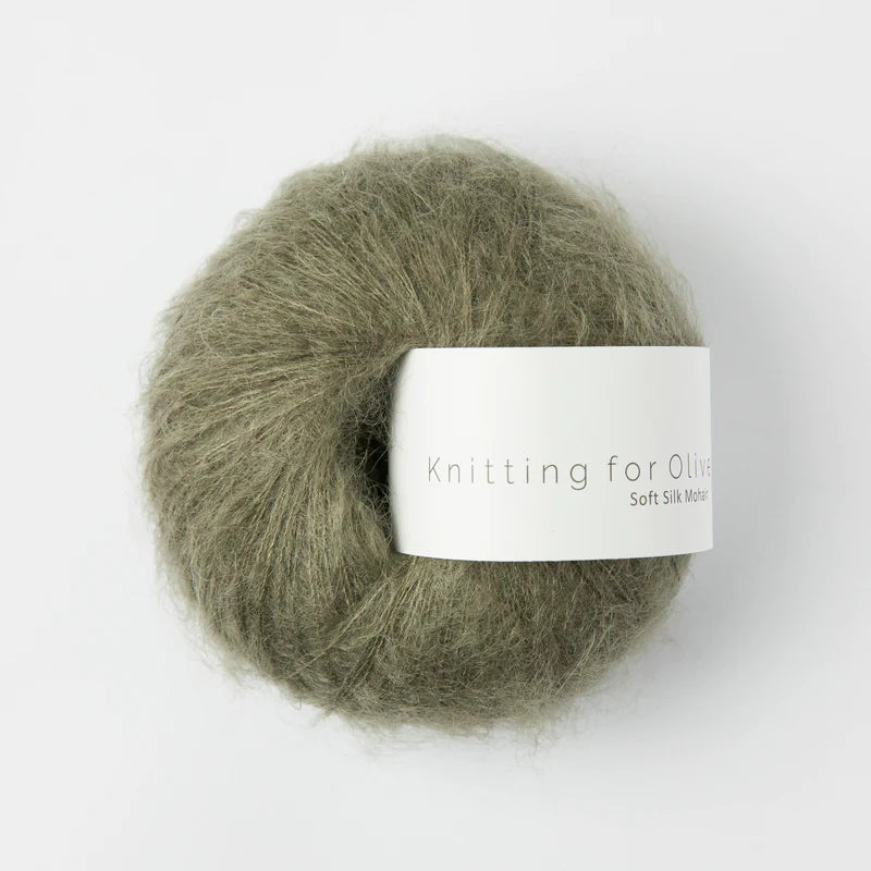 Kuvassa on Knitting for Olive Soft Silk Mohair -lanka (yarn) värissä Dusty Olive.