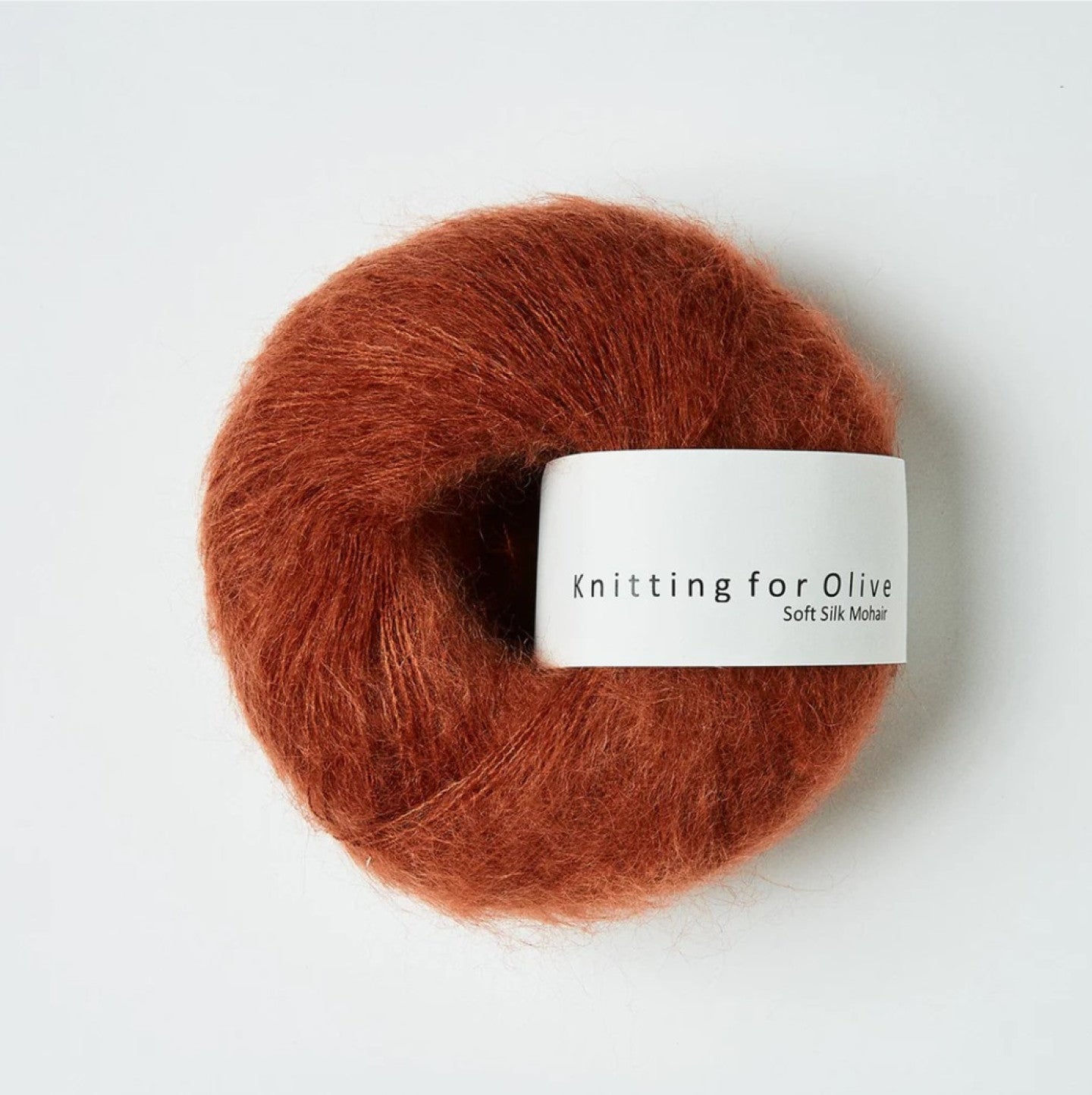 Kuvassa on Knitting for Olive Soft Silk Mohair -lanka (yarn) värissä Dusty Robin.