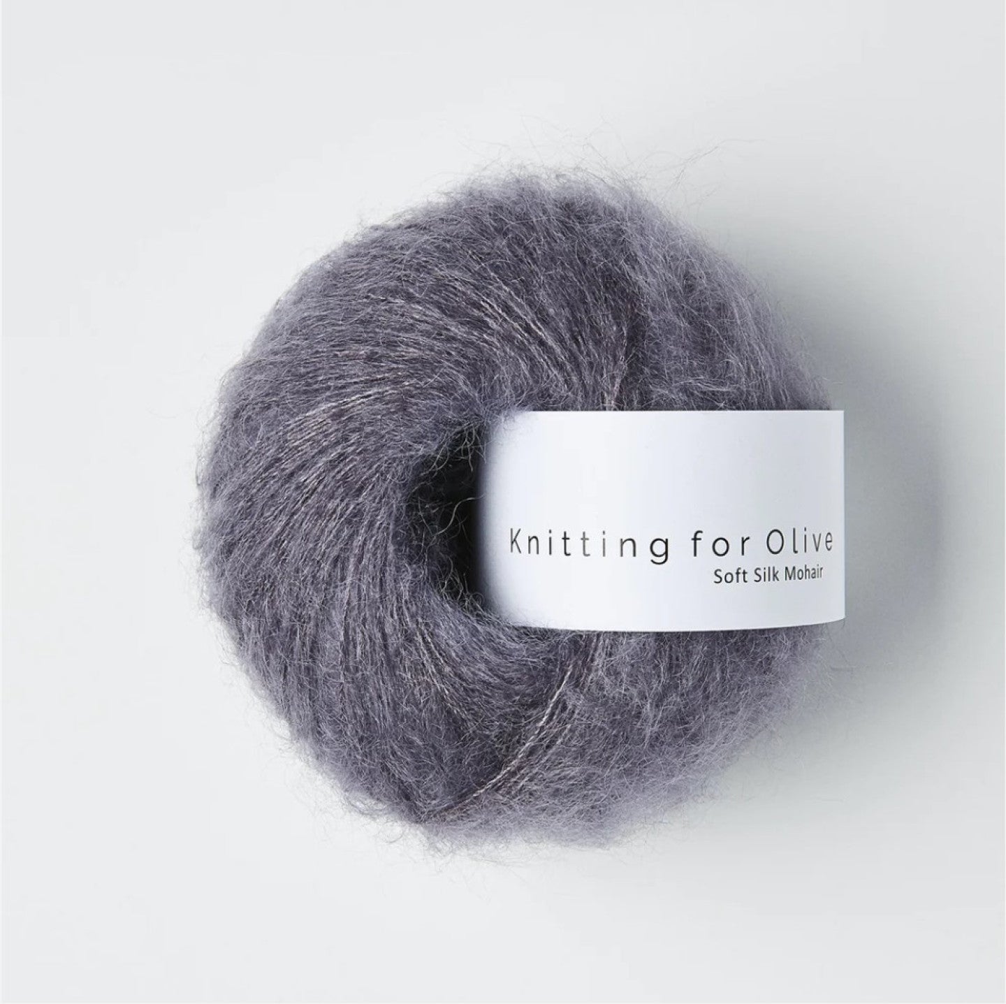 Kuvassa on Knitting for Olive Soft Silk Mohair -lanka (yarn) värissä Dusty Violette.
