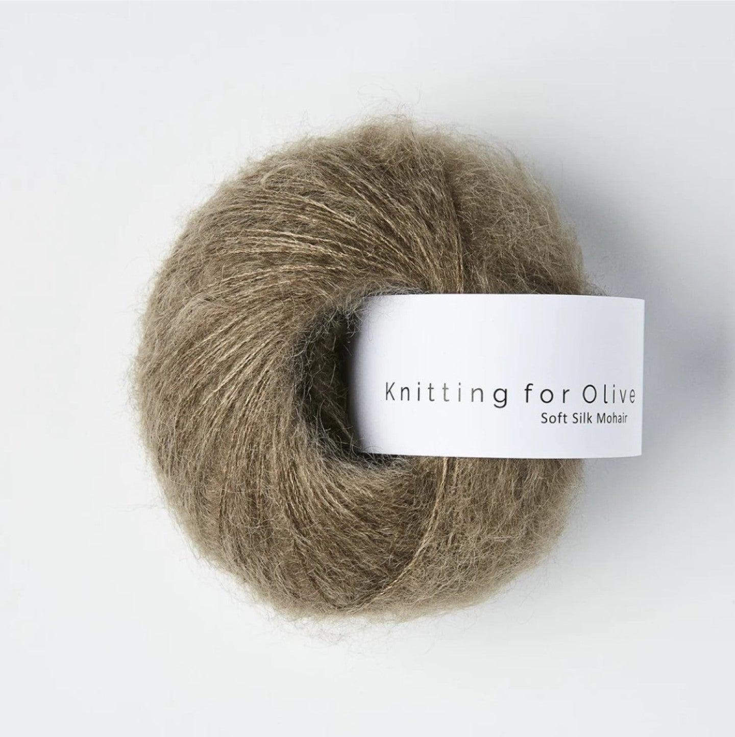 Kuvassa on Knitting for Olive Soft Silk Mohair -lanka (yarn) värissä Hazel.