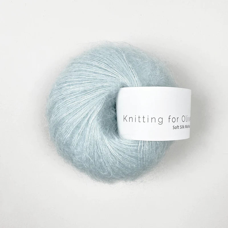 Kuvassa on Knitting for Olive Soft Silk Mohair -lanka (yarn) värissä Ice Blue.