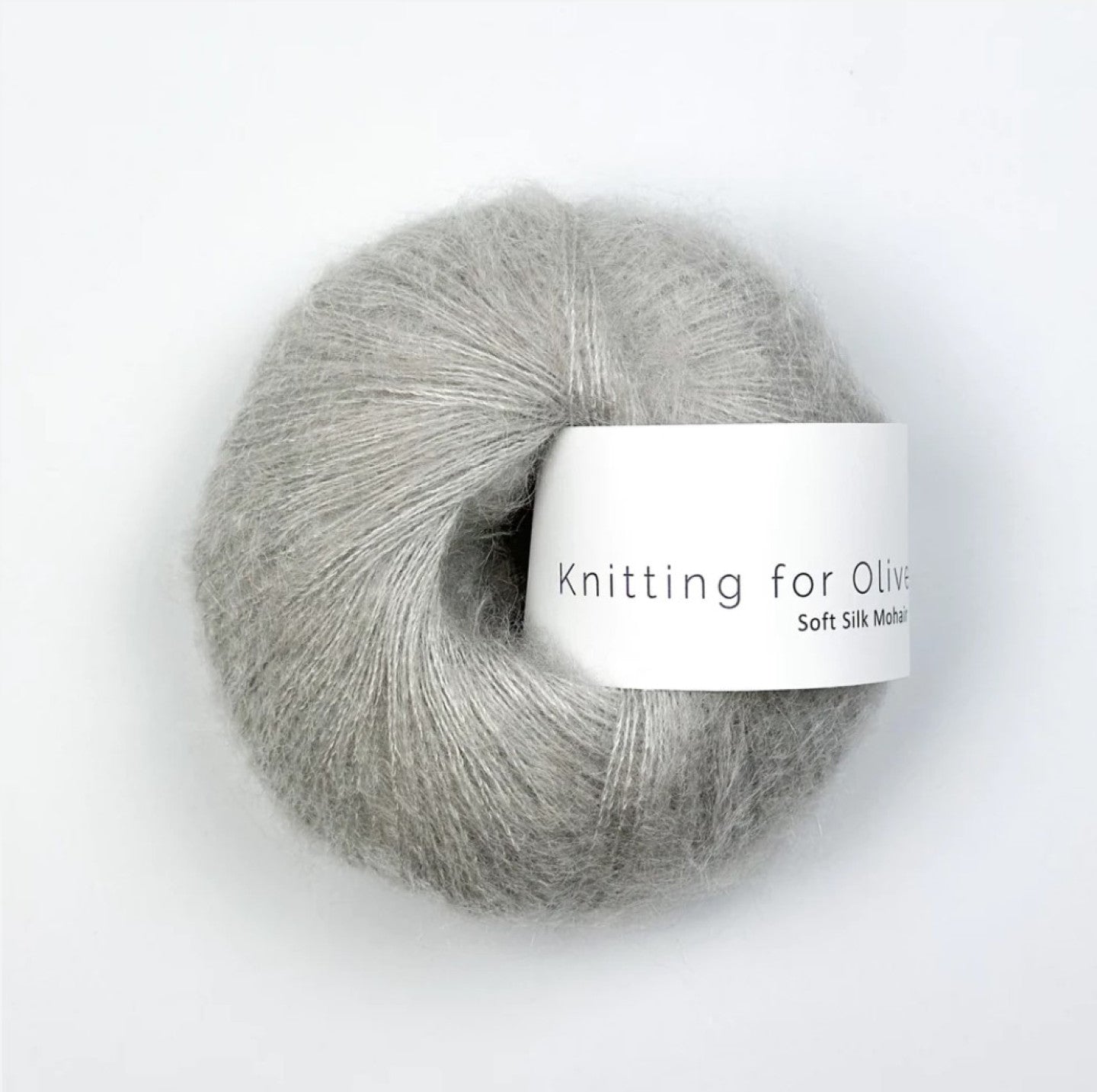 Kuvassa on Knitting for Olive Soft Silk Mohair -lanka (yarn) värissä Morning Haze.