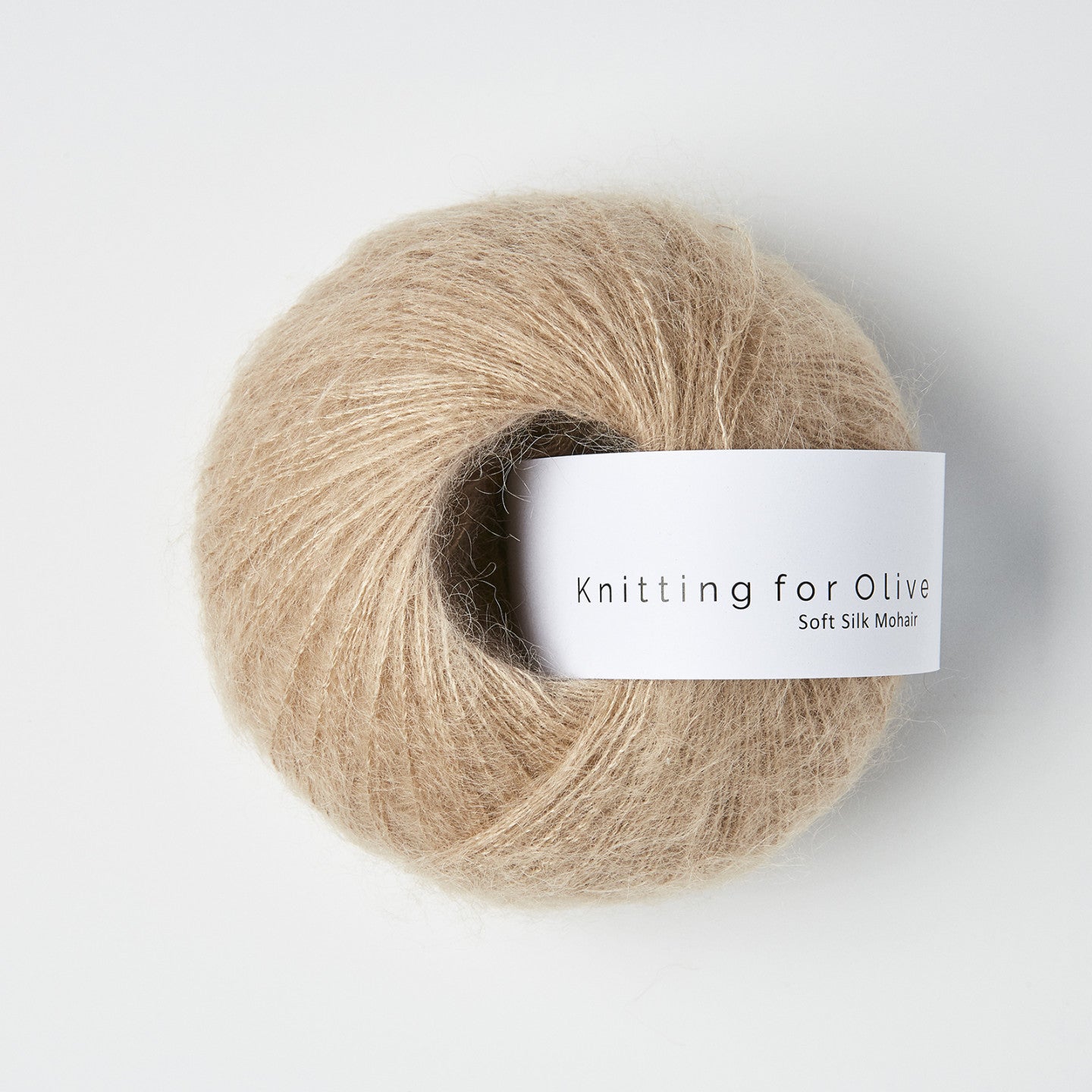 Kuvassa on Knitting for Olive Soft Silk Mohair -lanka (yarn) värissä Mushroom Rose.