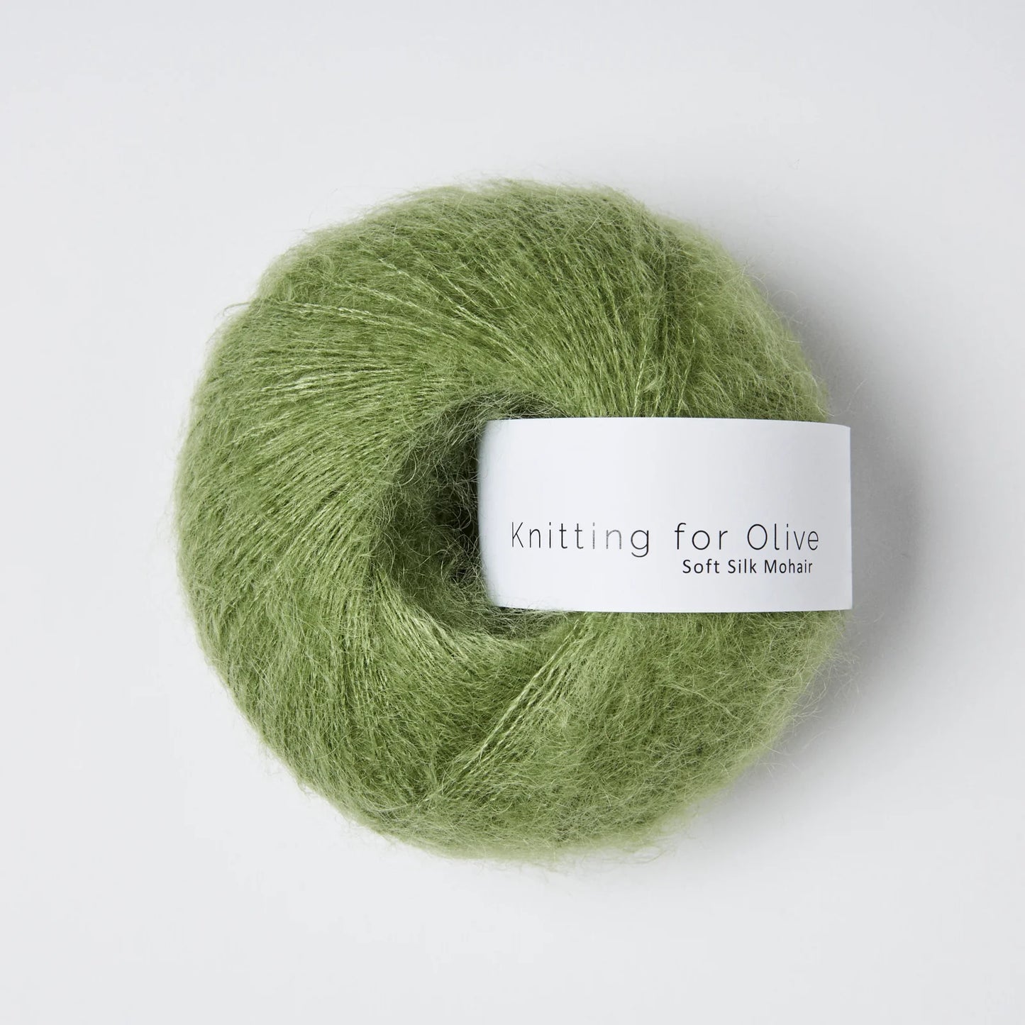 Kuvassa on Knitting for Olive Soft Silk Mohair -lanka (yarn) värissä Pea Shoots.