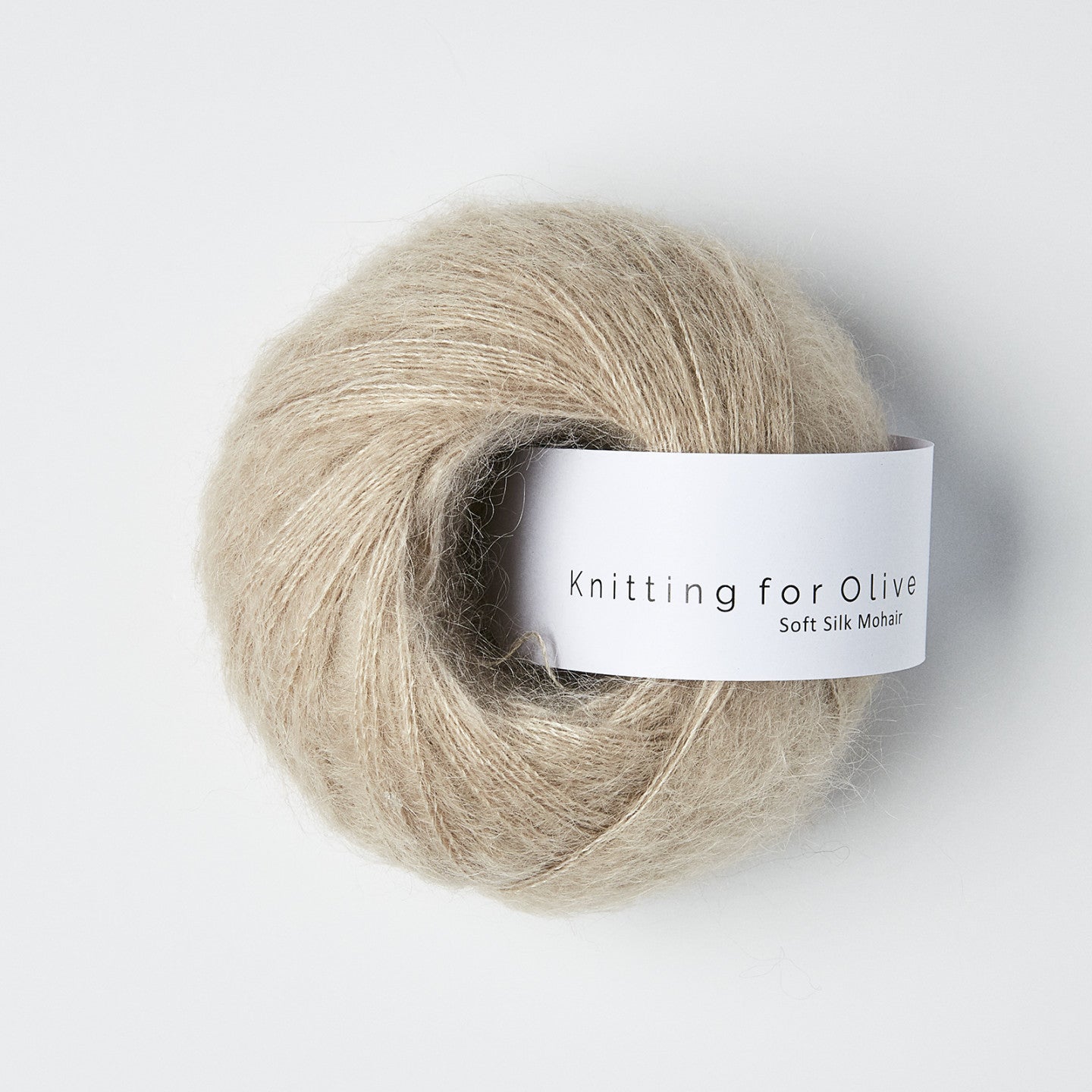 Kuvassa on Knitting for Olive Soft Silk Mohair -lanka (yarn) värissä Powder.