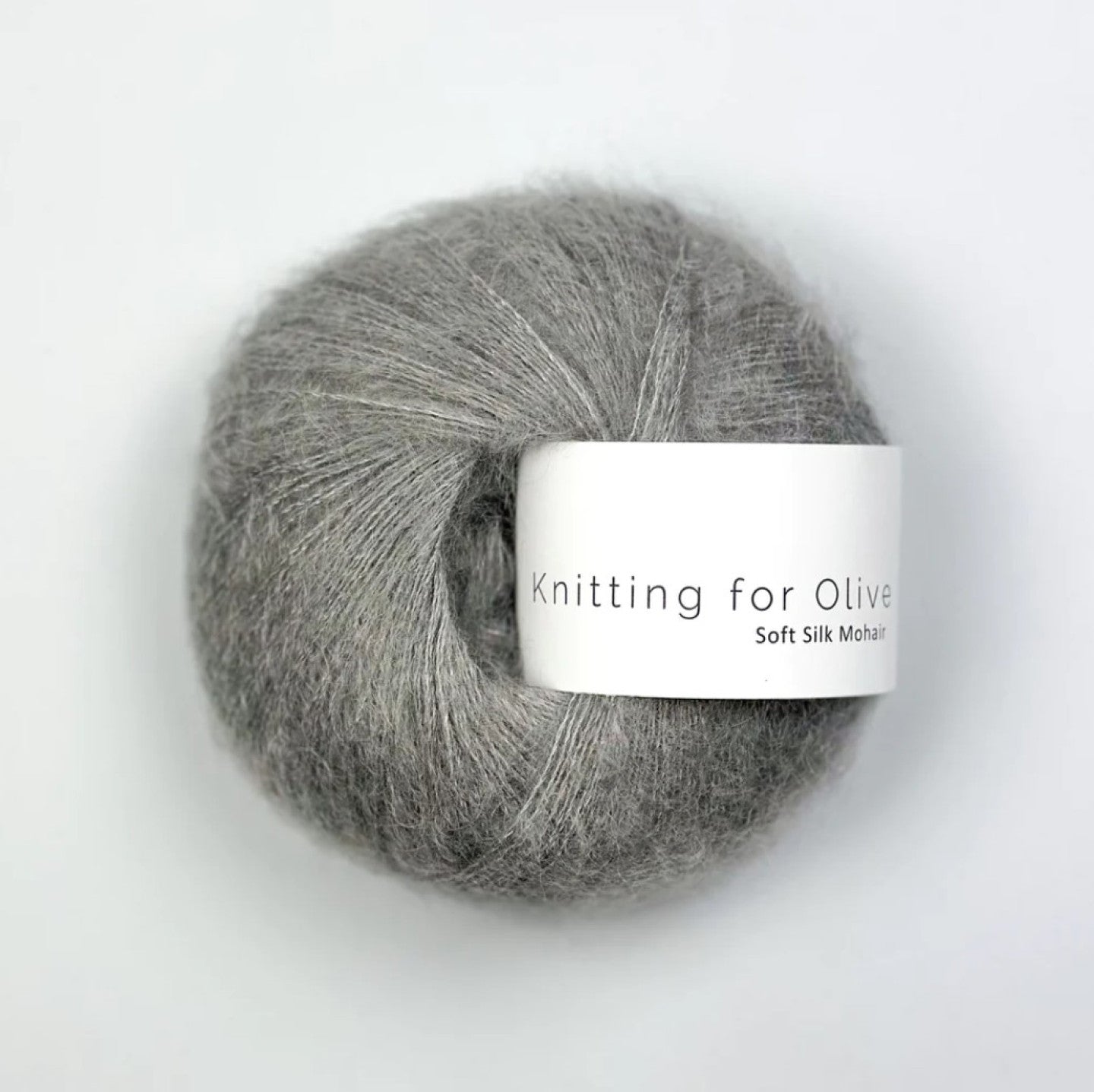 Kuvassa on Knitting for Olive Soft Silk Mohair -lanka (yarn) värissä Rainy Day.