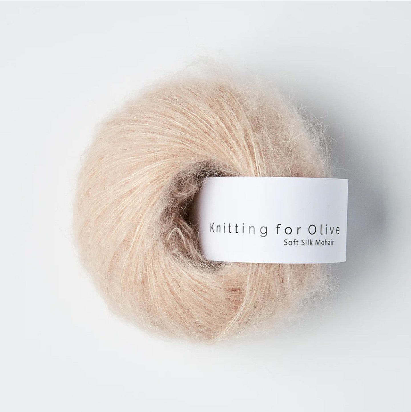 Kuvassa on Knitting for Olive Soft Silk Mohair -lanka (yarn) värissä Soft Rose.