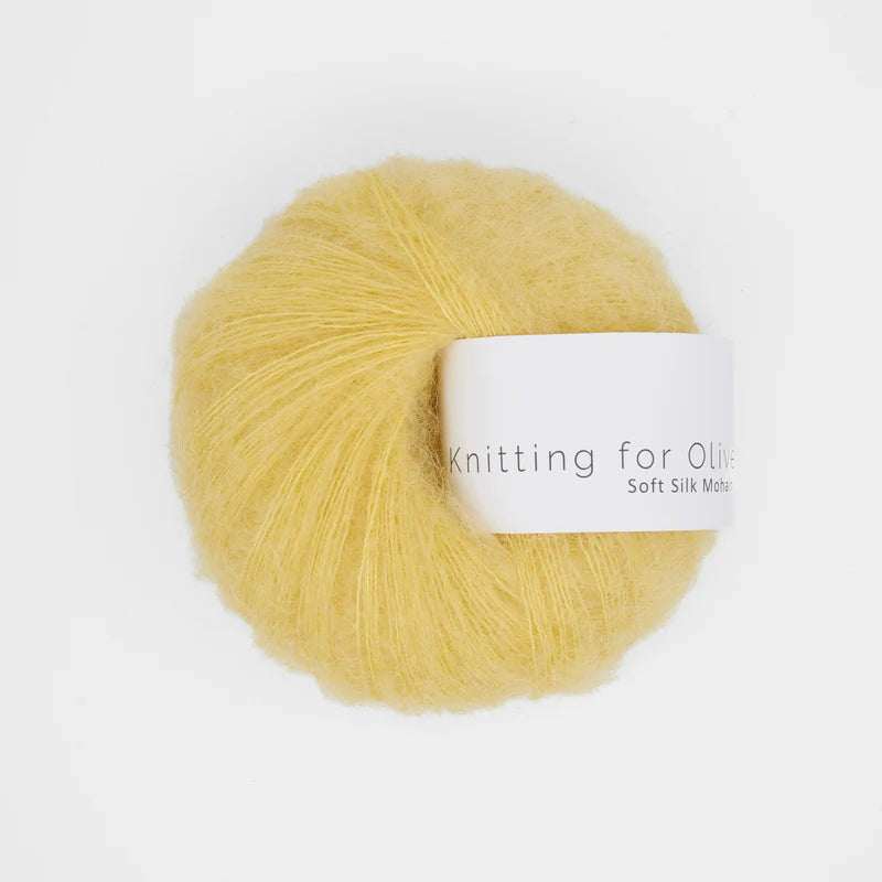 Kuvassa on Knitting for Olive Soft Silk Merino -lanka värissä Buttercup.