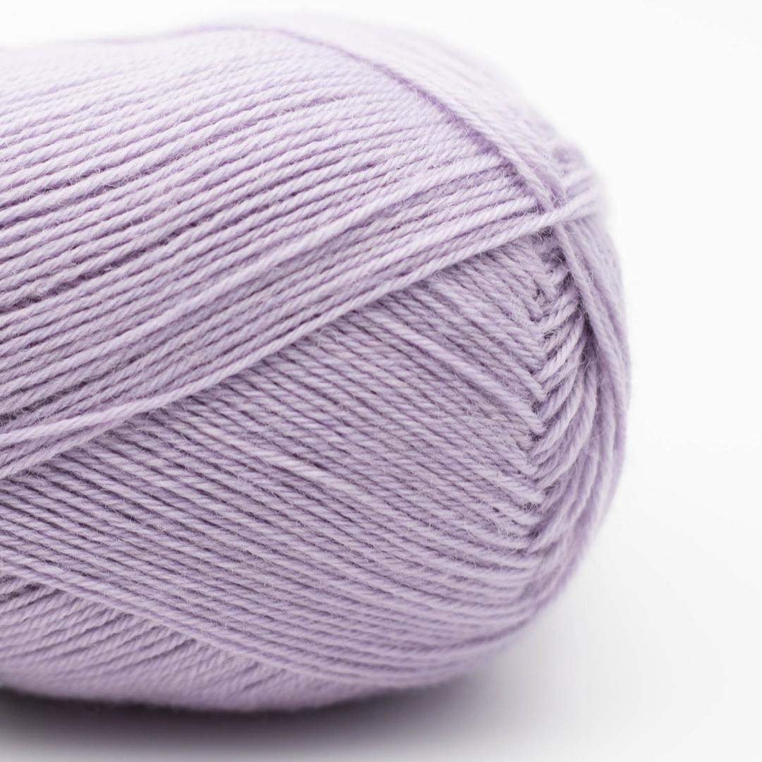 Kuvassa on Kremke Soul Wool Edelweiss Classic 4 Ply värissä Lilac.