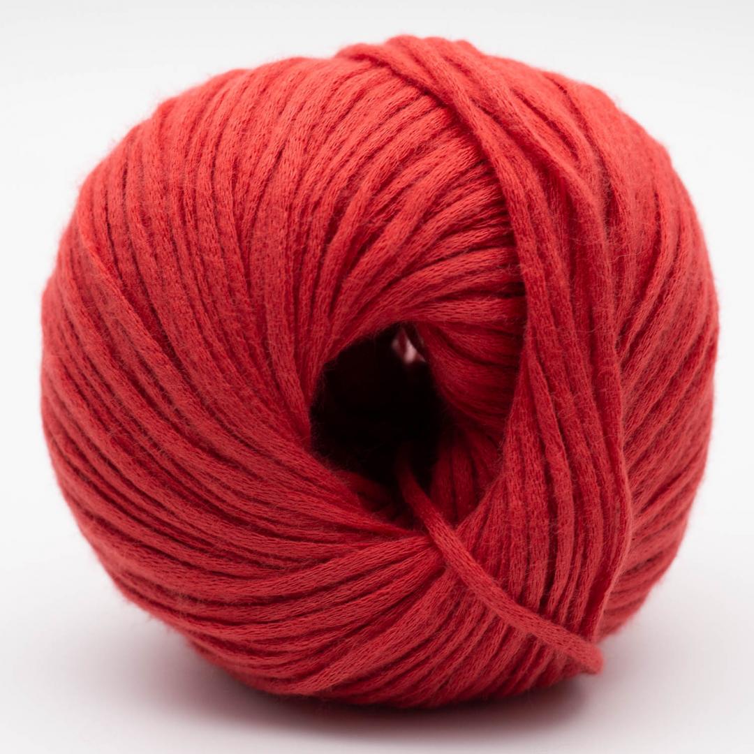 Kuvassa on Kremke Soul Wool Vegan Cashmere -lanka sävyssä Coral Red.