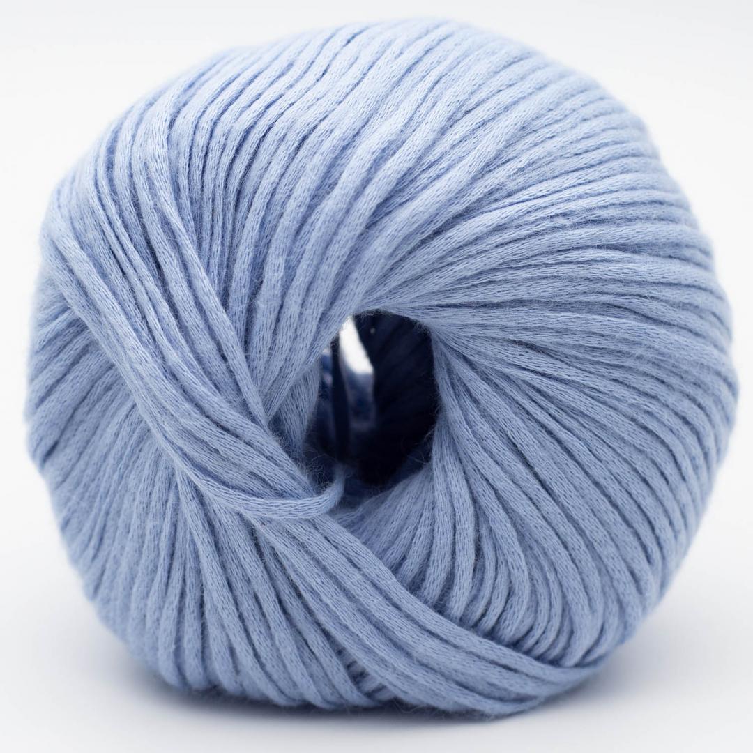 Kuvassa on Kremke Soul Wool Vegan Cashmere -lanka sävyssä Sky Blue.