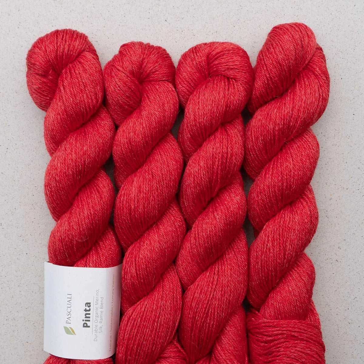 Kuvassa on Pascuali Pinta -lanka (yarn) värissä Strawberry.