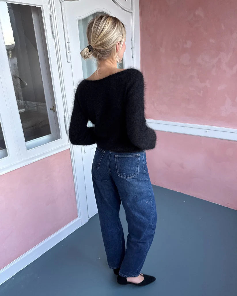 Kuvassa on PetiteKnit Bea Blouse -neulepuseron ohje (pattern).