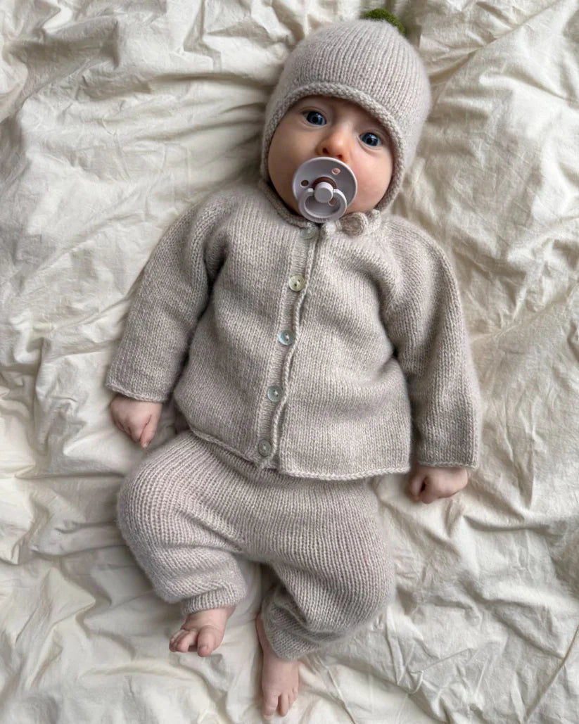 Kuvassa on PetiteKnit Cleo Baby -neuleohje (pattern).