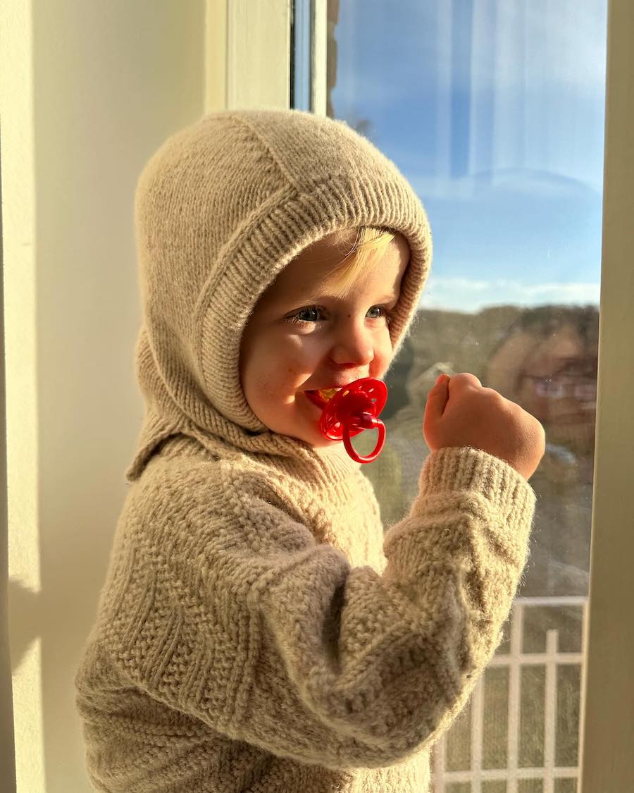 PetiteKnit Everyday Balaclava lasten balaclava luonnonvaaleassa sävyssä