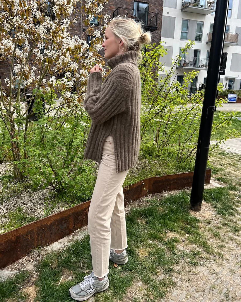 Kuvassa on PetiteKnit Hazel Sweater -neuleen ohje (pattern).