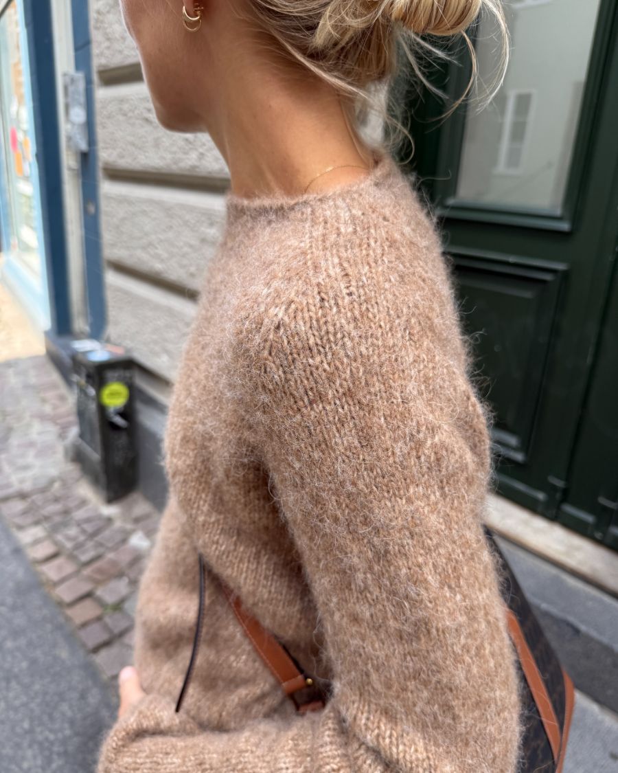 Kuvassa on PetiteKnit Ivy sweater -neuleohje (pattern)