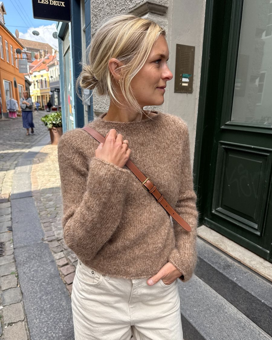 Kuvassa on PetiteKnit Ivy sweater -neuleohje (pattern)